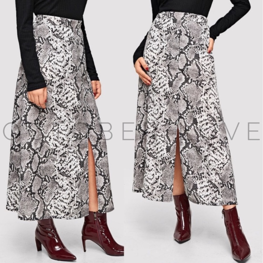 Snake Skin Patterned Skirt - Picture 2 of 3